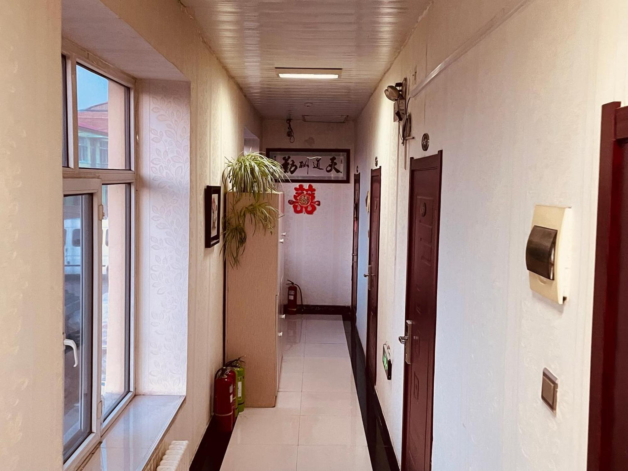 哈尔滨机场东方红运宾馆 Hotel Екстериор снимка